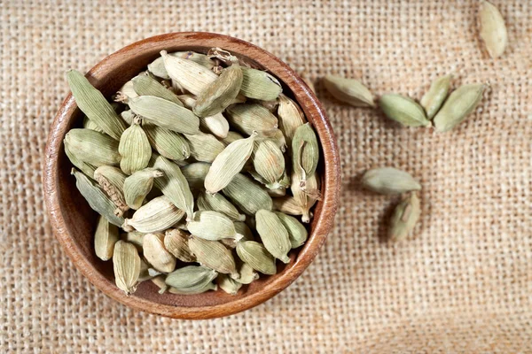 Cardamom seeds in bowl — Stock Photo, Image