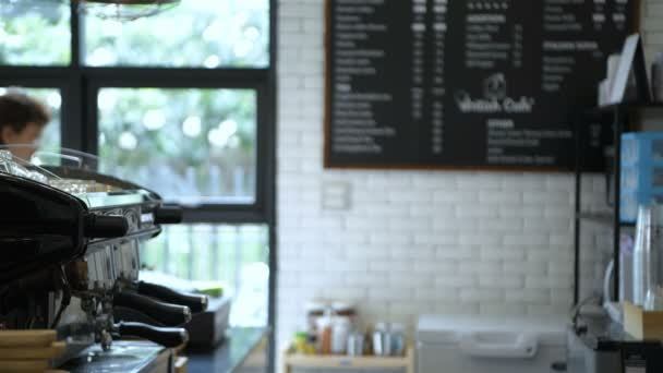 Bedrijfsconcept Winkelier Poseert Met Vertrouwen Coffeeshop Resolutie Van — Stockvideo
