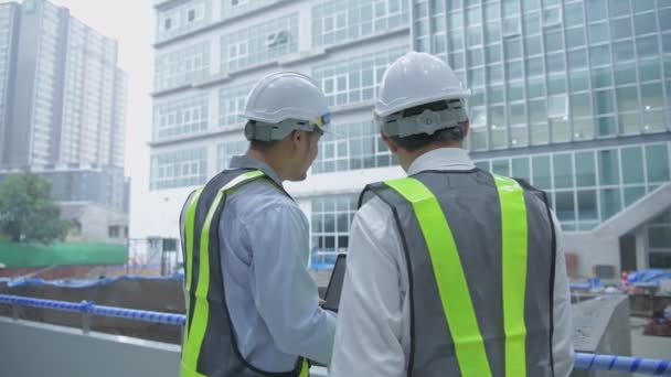 Mühendis Konsepti Şadamı Binanın Inşaatını Planlıyor Çözünürlüğü — Stok video