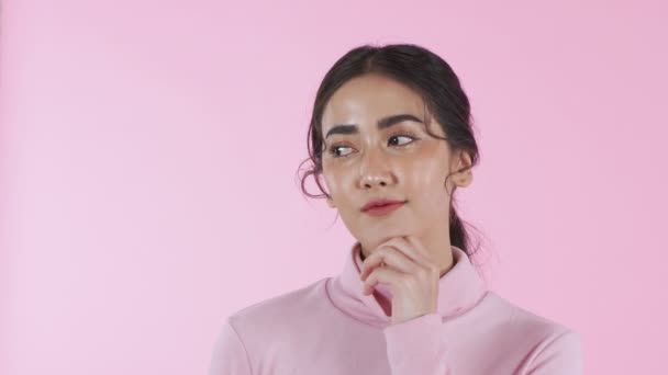 Beauty Concept Resolution Young Asian Woman Using Brain Thinking Pink — Stock Video