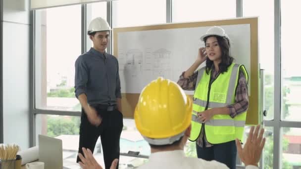 Geschäftskonzept Ingenieure Treffen Sich Büro Auflösung — Stockvideo