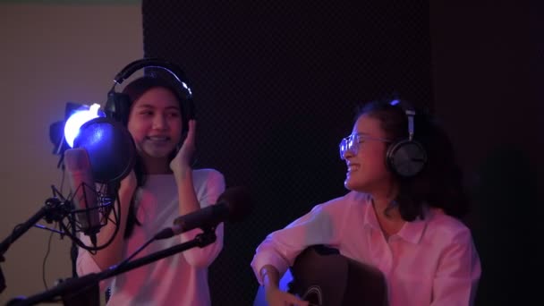 Audio Recording Concept Resolution Young Artist Duo Singing Studio — Stock Video