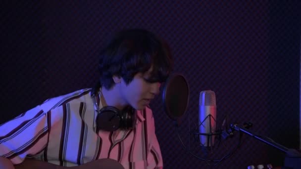 Çözünürlük Ses Kaydı Konsepti Bir Solo Şarkıcı Stüdyoda Bir Şarkı — Stok video