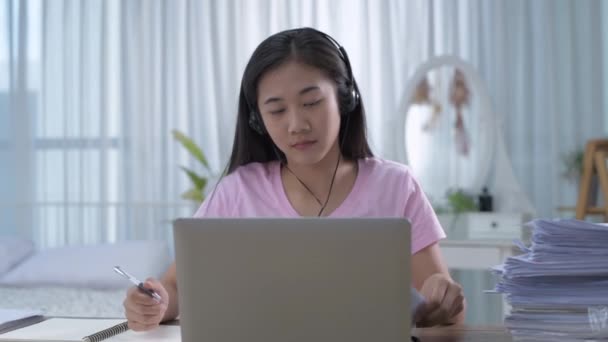 Concetto Salute Risoluzione Ragazze Asiatiche Stanno Lavorando Chiuso Utilizzando Computer — Video Stock