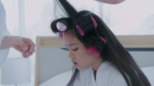 Lázeňský Koncept Resolution Make Umělec Dělá Vlasy Pro Asijské Dívky — Stock video