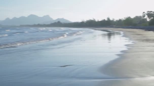 Vista Della Natura Della Risoluzione Onde Stanno Colpendo Spiaggia — Video Stock