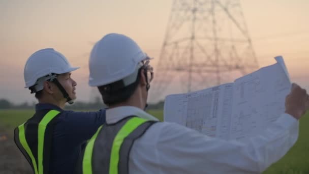 Ingenieurkonzept Der Auflösung Mitarbeiter Planen Gemeinsam Auf Der Baustelle — Stockvideo