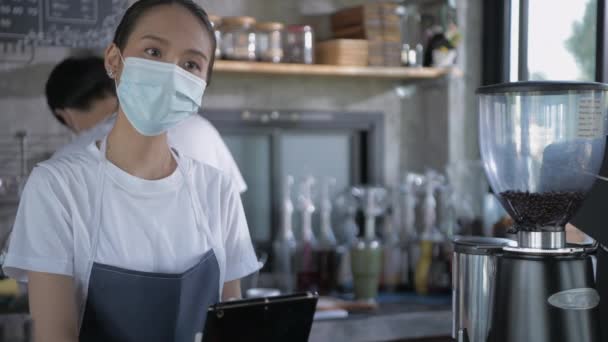 Conceito Cafeteria Resolução Asiática Mulheres Empregados Estão Recebendo Ordens Clientes — Vídeo de Stock