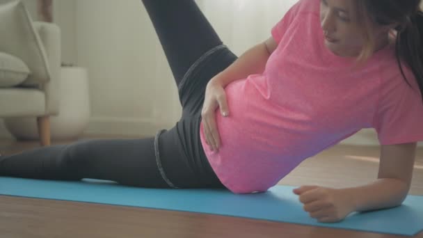 Concept Femme Enceinte Résolution Jeune Femme Faisant Des Exercices Simples — Video