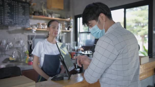 Concetto Caffetteria Risoluzione Dipendenti Femminili Asiatici Stanno Prendendo Ordini Clienti — Video Stock