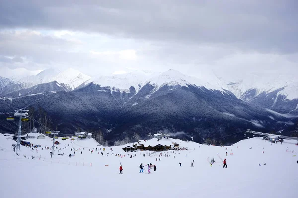 Een Prachtig Uitzicht Bergen Skiactiviteiten — Stockfoto