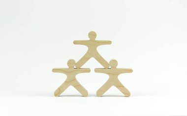 İş adamları bir arada durur. Beyin fırtınası ve destek konsepti