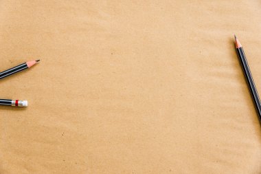 Boş kahverengi kağıt ve siyah kalem, kopya alanı, arka plan kullanın.