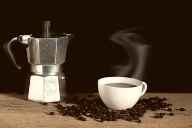 Vintage kahve makinesi pot kahve fincanı ile