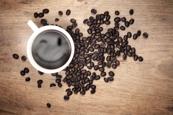 dumanı tüten kahve gülümse