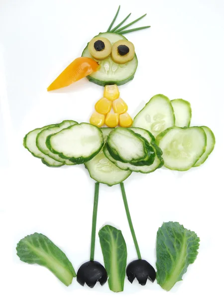 Creatieve grappige plantaardige snack met komkommer — Stockfoto