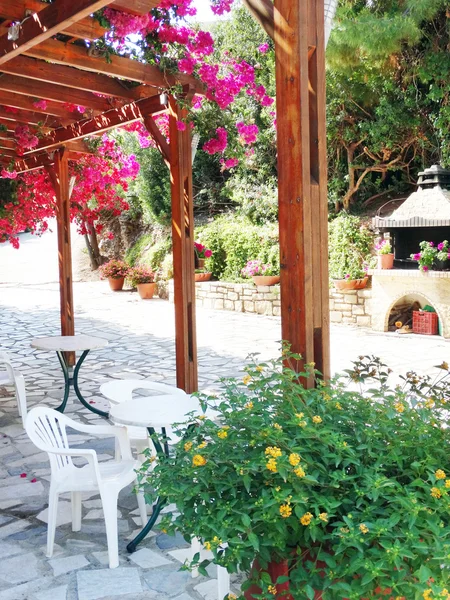 Luxusní hotel budování Balkonový a terasový santorini Řecko — Stock fotografie