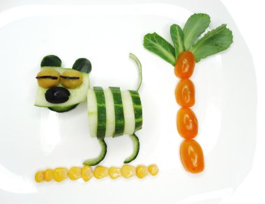 Salatalık ile yaratıcı komik sebze snack