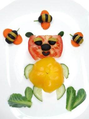 Salatalık ile yaratıcı komik sebze snack