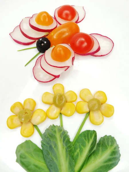 Créatif drôle collation aux légumes avec concombre — Photo