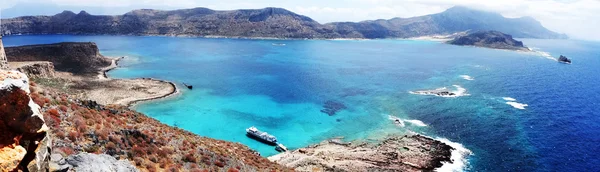 Panoramalandschaft des mediterranen meeres beton insel griechenland — Stockfoto