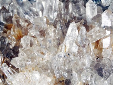 Rock kristal kuvars Jeod jeolojik kristalleri temizleyin 