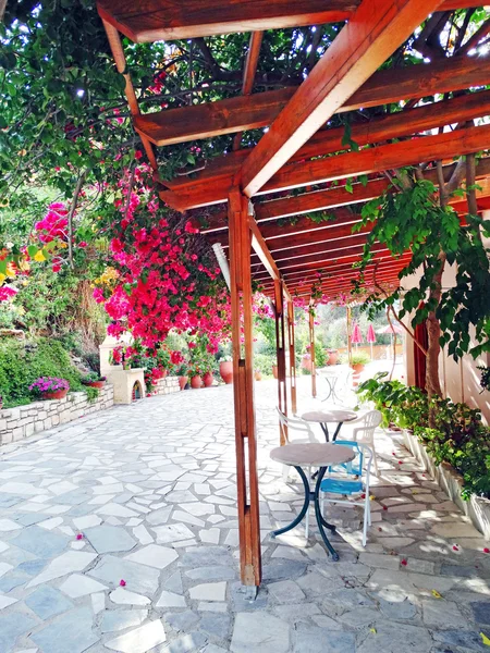 Lyxhotell bygga balkong och terrass santorini Grekland — Stockfoto