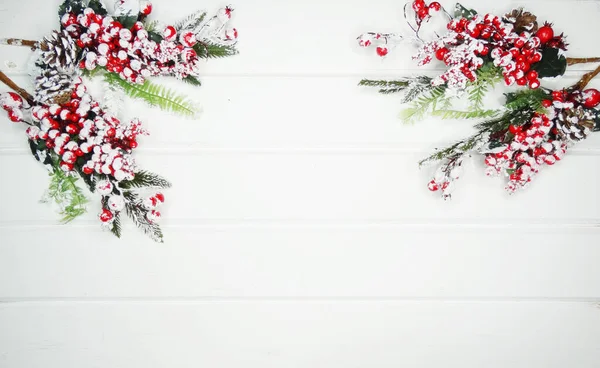 Fondo Navidad Invierno Con Ramas Abeto Conos Nieve Textura Madera — Foto de Stock