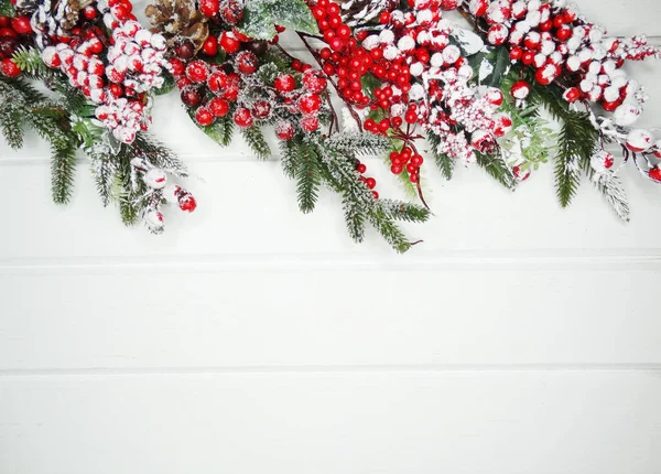 Fondo Navidad Invierno Con Ramas Abeto Conos Nieve Textura Madera —  Fotos de Stock