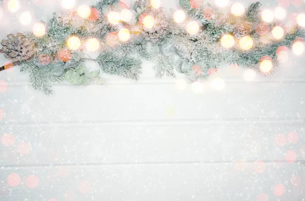 Χειμωνιάτικο Χριστουγεννιάτικο Φόντο Κουκουνάρια Από Έλατα Και Χιόνι Λευκή Ξύλινη — Φωτογραφία Αρχείου