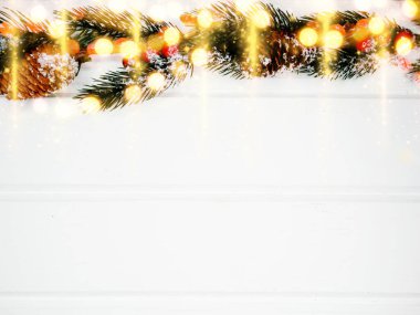 Noel arkaplanı köknar dalları koniler ve beyaz ahşap dokuda kar                              