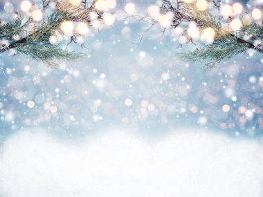 Kış Noel arkaplanı köknar dalları koniler ve kar çelengi ışıkları