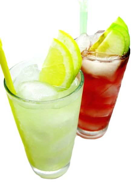 Alkohol punch cocktail drinkar med mynta — Stockfoto