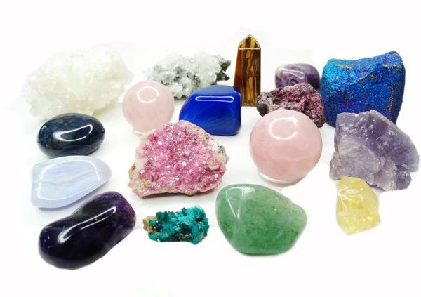 紫水晶石榴石石岭方钠石玛瑙地质晶体 — 图库照片