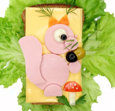 peynir ve sosis ile yaratıcı sebze sandviç