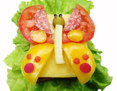 peynir ve sosis ile yaratıcı sebze sandviç