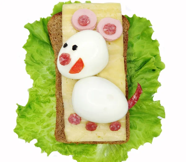 Kreatywnych kanapka z serem i kiełbasą — Zdjęcie stockowe
