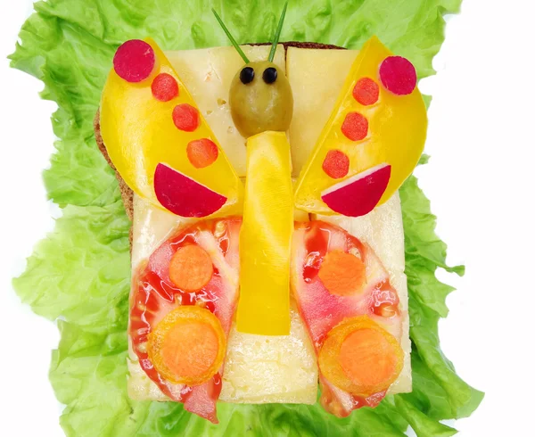 Kreatives Gemüse-Sandwich mit Käse und Wurst — Stockfoto