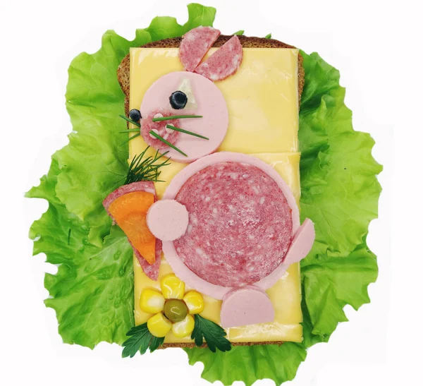 Panino vegetale creativo con formaggio e salsiccia — Foto Stock