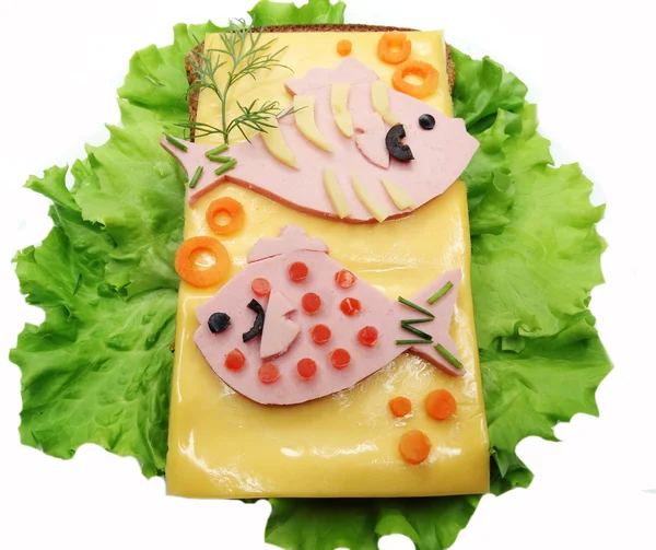 Δημιουργικά σάντουιτς λαχανικών με τυρί λουκάνικο ans — Φωτογραφία Αρχείου