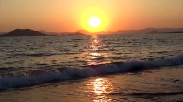 Puesta de sol en el mar Mediterráneo Turquía — Vídeo de stock