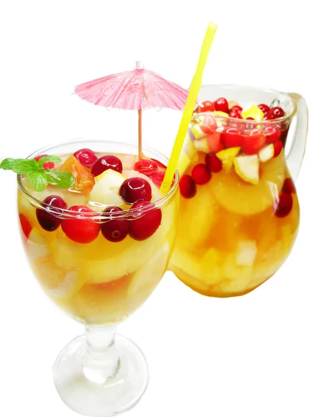 Vruchten drankje cocktail met ananas en ijs — Stockfoto