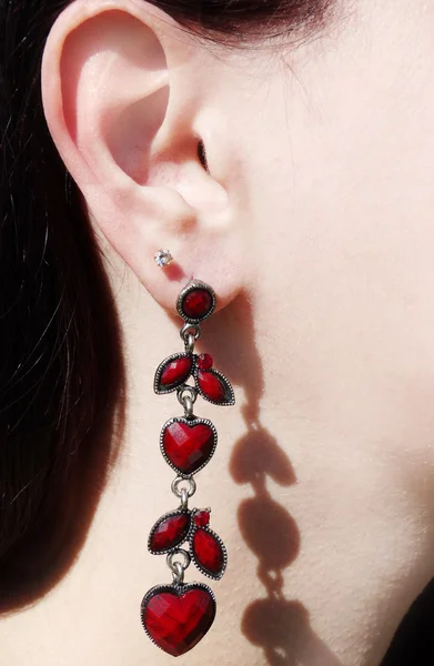 Biżuteria kolczyki z jasne kryształy w ucho — Zdjęcie stockowe