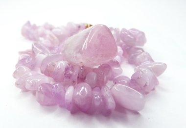 Kunzite değerli taş boncuk kolye takı