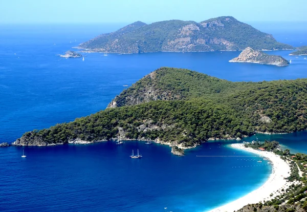 Lanskap pantai oludeniz laguna di Turki laut Mediterania — Stok Foto