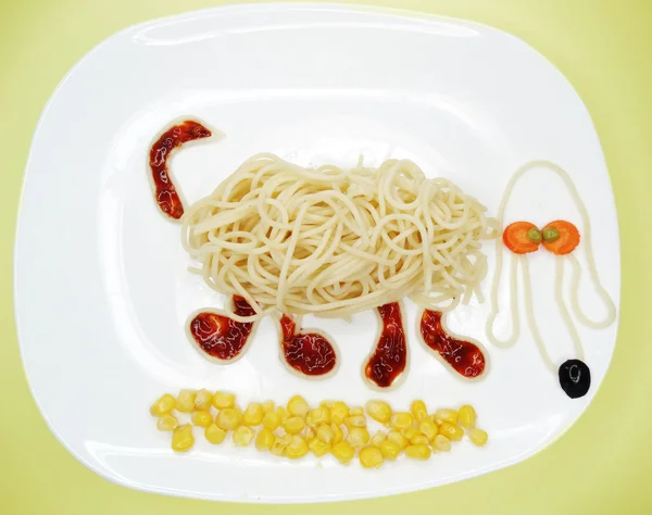 Comida vegetal creativa forma de perro cena — Foto de Stock