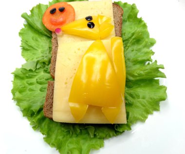 peynir ve sosis ile yaratıcı sebze sandviç