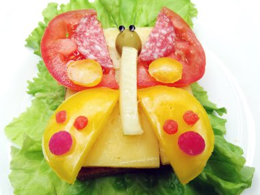 peynir ve sosis ile yaratıcı sebze sandviç