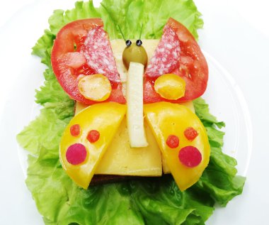 peynir ve sosis ile yaratıcı sebze sandviç