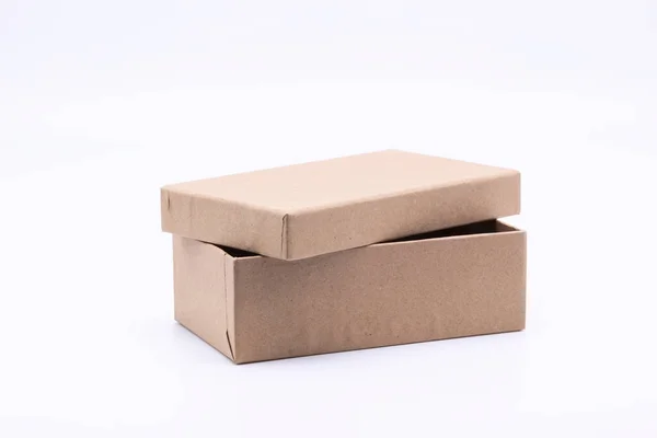 Otwarty Brązowy Prostokąt Małe Pudełko Kartonowe Izolowane Białym — Zdjęcie stockowe
